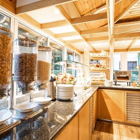 Sentinel Luxury Suite Hotel พริทอเรีย ภายนอก รูปภาพ