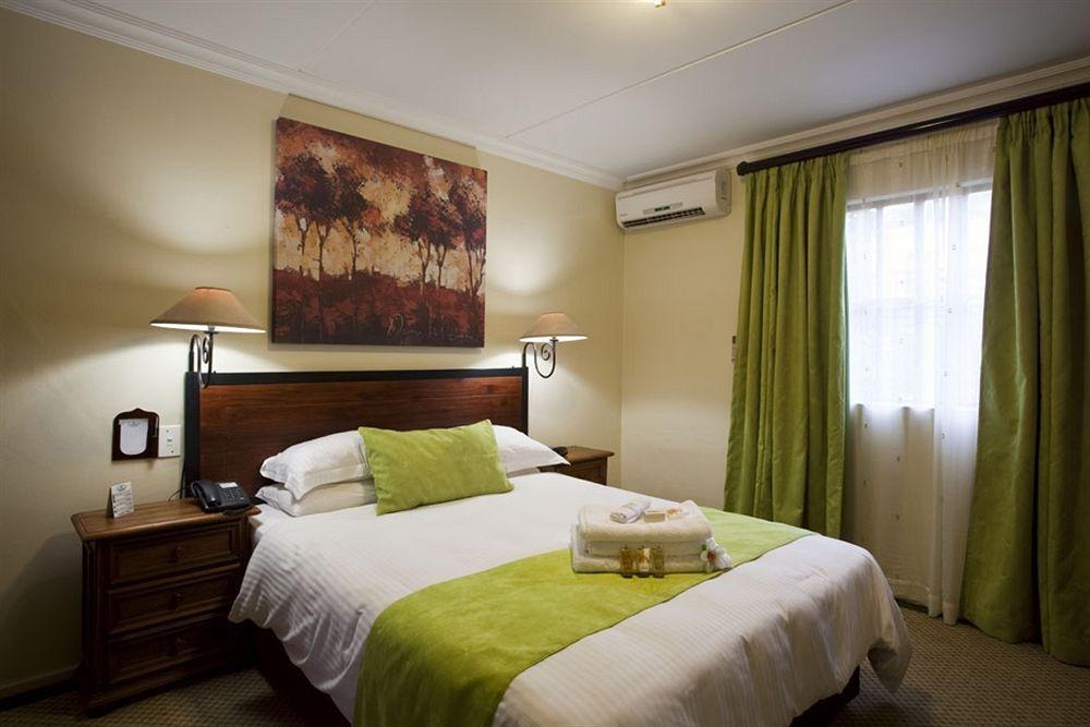 Sentinel Luxury Suite Hotel พริทอเรีย ภายนอก รูปภาพ
